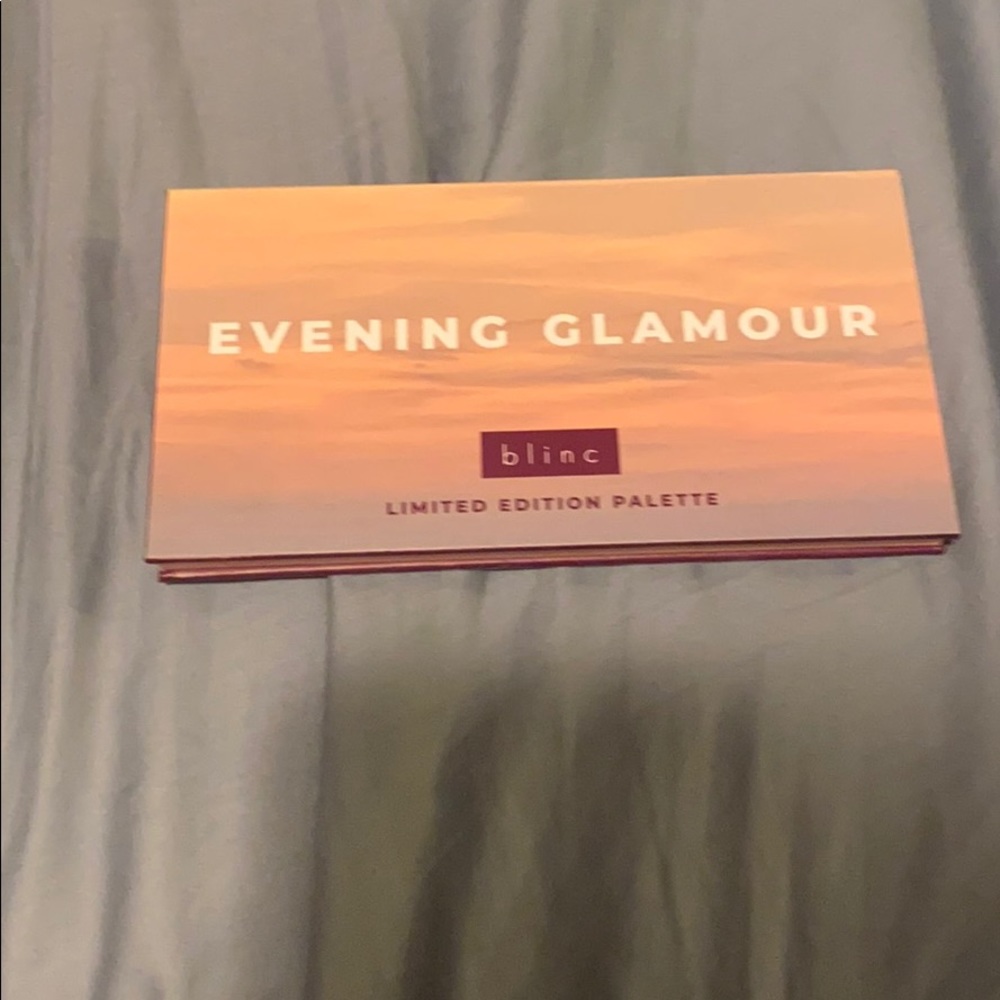 Blush and eyeshadow palette